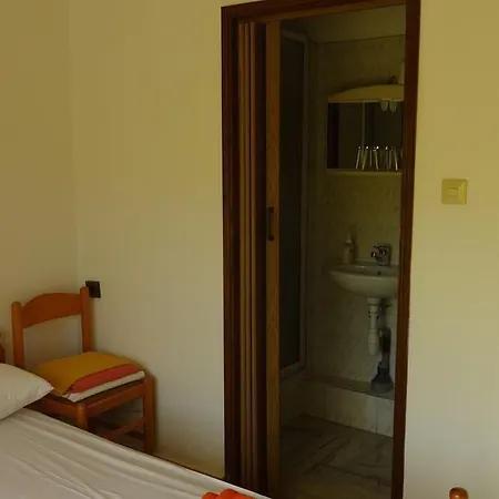 Casa de hóspedes Paradies Ano Polidhendrion