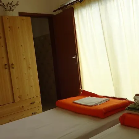 Casa de hóspedes Paradies Ano Polidhendrion